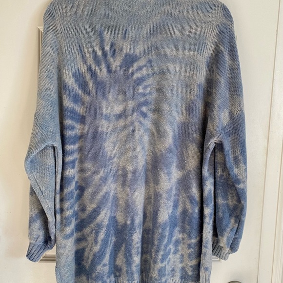 American Eagle tunic style sweater in tie dye design. Size- Medium - Picture 3 of 6